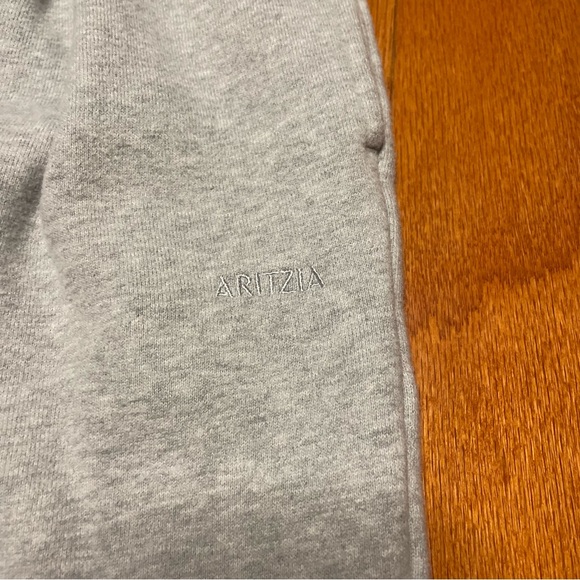 ARITZIA Sweatfleece Cozy Fleece ‘Mega Fit’ in light gray - Size Small - Picture 5 of 6
